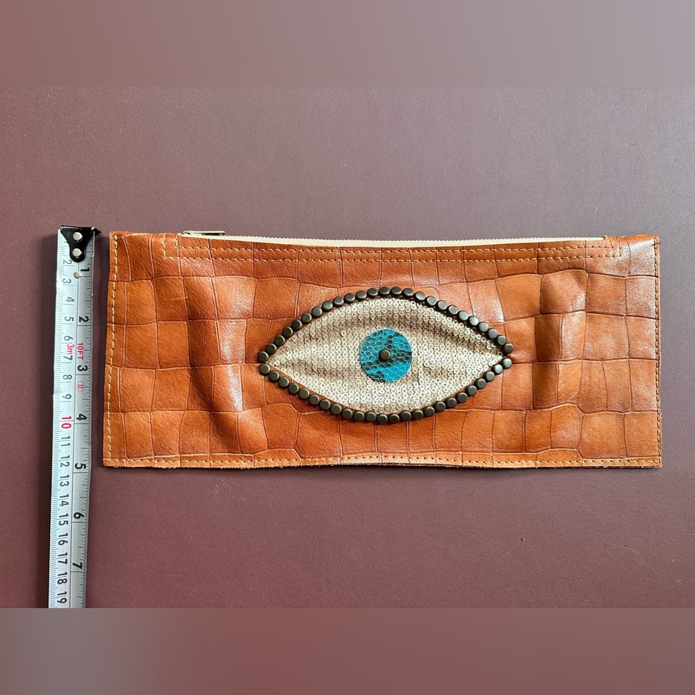 ROYAL HIPPIE CLUTCH ๐๏ธ - Picture 5 of 9